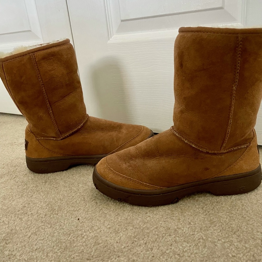 Women’s UGG Ultimate Short Chestnut